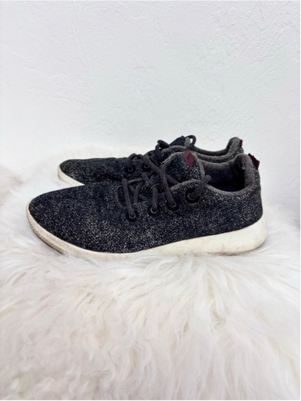 Men’s Allbirds Wool Runners Sneakers Black and White size 9